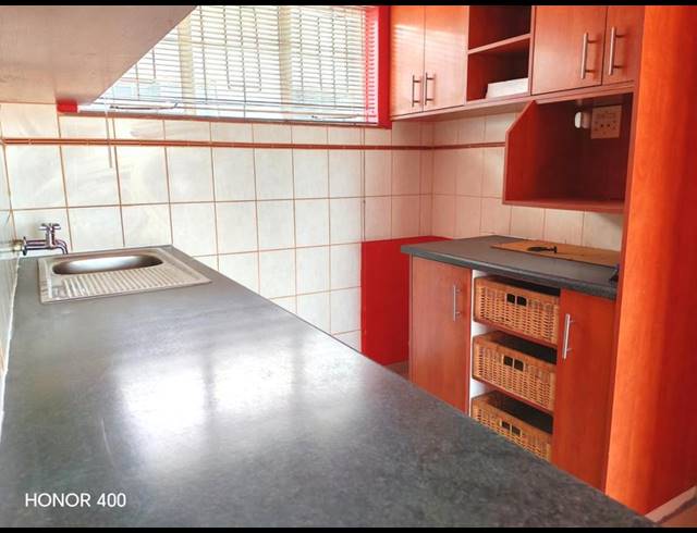 2 BEDROOM PROPERTY TO RENT IN WOODSTOCK UPPER